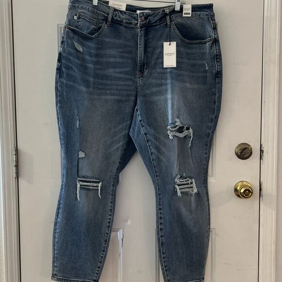 Judy Blue Lillian Plus-Size High-Waist Slim Fit Destressed Stretch Jeans Sz 24 - Picture 1 of 12